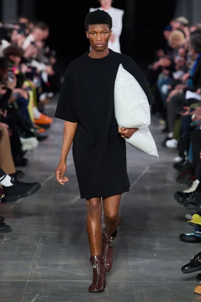 Look 3
